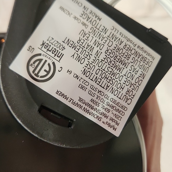 My mini snowman waffle maker. Never used - Picture 3 of 3